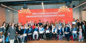 «إي آند مصر» تحتفل بتخريج أولى دفعات برنامج «Stars» لتمكين ذوي الهمم