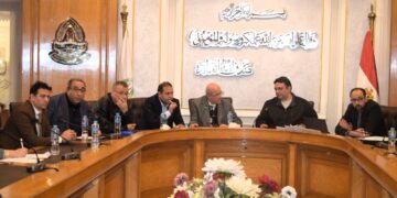غرفة القاهرة تبحث آفاق تعاون جديدة مع البنوك لتطوير خدمات منتسبيها