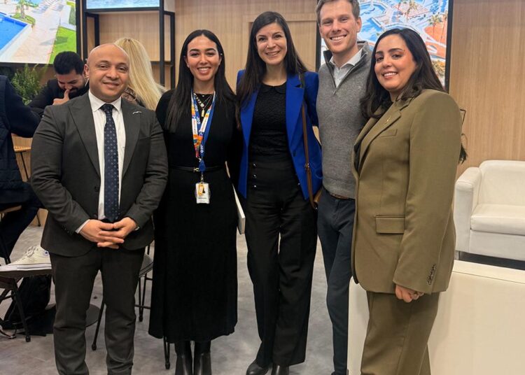 بيك الباتروس تشارك لأول مرة في معرض فيتور الدولي بمدريد