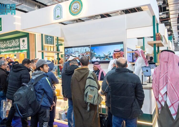 زوار جناح “الشؤون الإسلامية” بمعرض الكتاب يُثمنون الدور الريادي للمملكة في خدمة القرآن الكريم