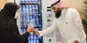 2.2 مليون عبوة ماء زمزم لضيوف الرحمن خلال شهر رمضان