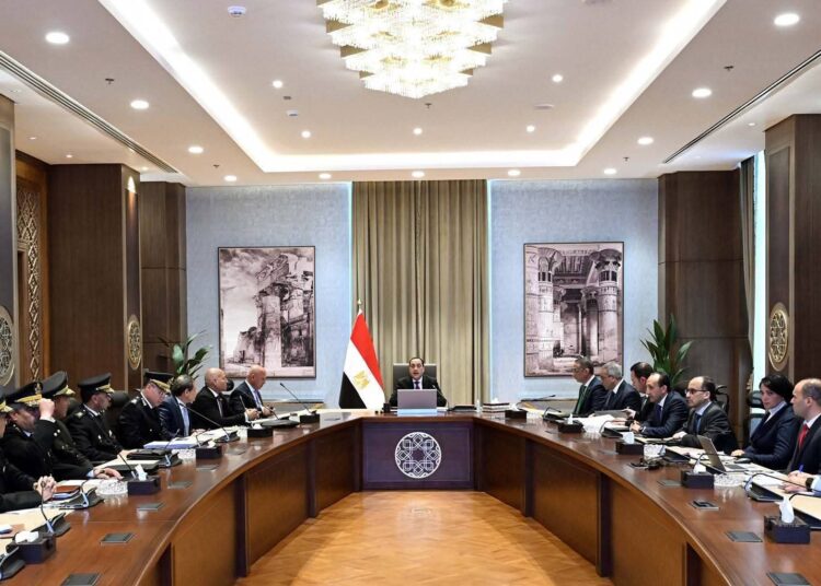 رئيس الوزراء يتابع مستجدات موقف تطوير وتوسعة الطريق الدائري