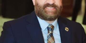 “علي زين”: ربط البحث العلمي بمتطلبات الصناعة يحقق طفرة ملموسة بالقطاع