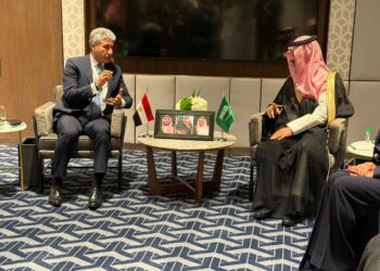 وزير السياحة المصري ونظيره السعودي يبحثان سبل تعزيز التعاون بين البلدين