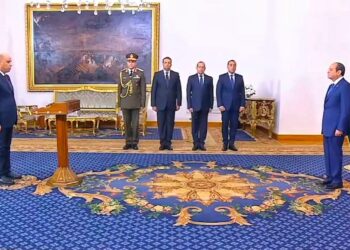 حسن رداد يُؤدي اليمين الدُستورية وزيرًا للعمل أمام الرئيس السيسي