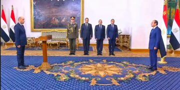 حسن رداد يُؤدي اليمين الدُستورية وزيرًا للعمل أمام الرئيس السيسي