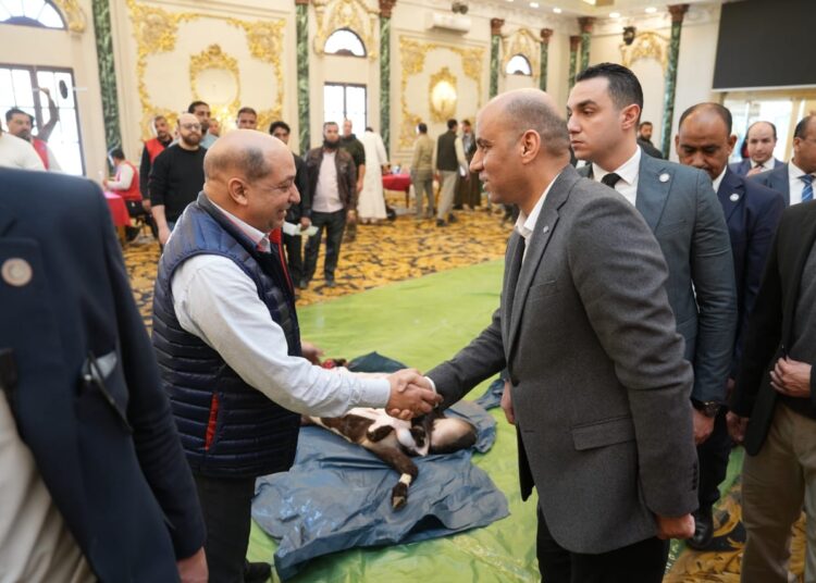 وزير العمل يتفقد اختبارات 2800 عامل لموسم الحج على مهنة “جزار”