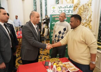 وزير العمل يتفقد اختبارات 2800 عامل لموسم الحج على مهنة “جزار”