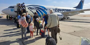 كيف تؤثر الحرب في الخليج على السياحة بمصر والشرق الأوسط؟