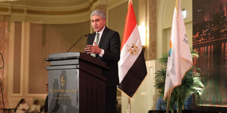 اكتشافات وزيارات.. حصاد وزارة السياحة في أسبوع