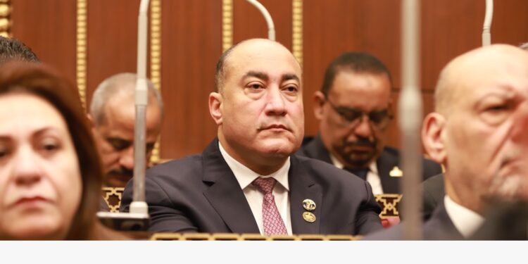 عضو بمجلس الشيوخ: رسائل الرئيس في إفطار الأسرة المصرية جسدت التلاحم الوطني وكشفت التحديات بشفافية