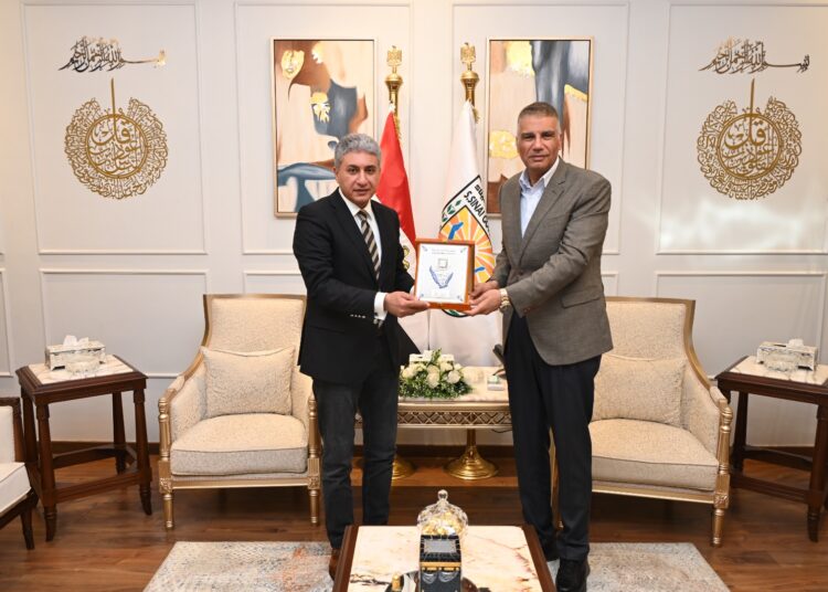 وزير السياحة يبحث مع محافظ جنوب سيناء سبل زيادة الحركة الوافدة