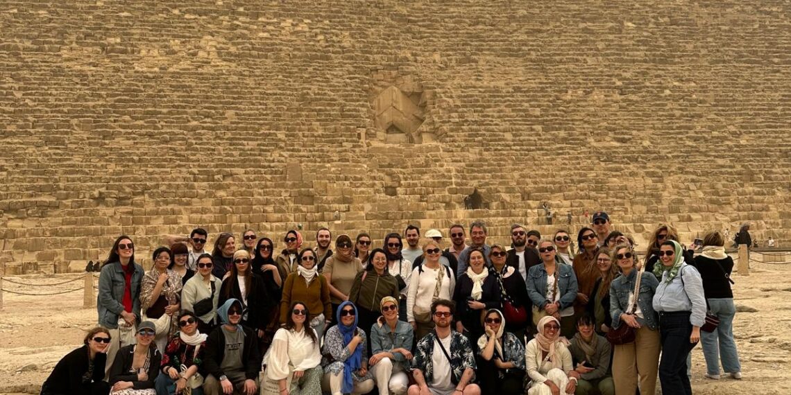 السياحة تنظم رحلة تعريفية لـ52 ممثلاً لشركات فرنسية بالقاهرة والجيزة
