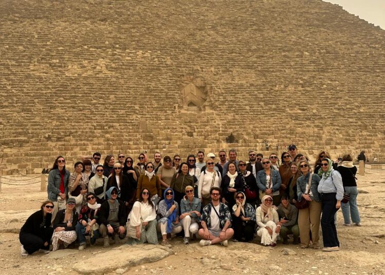 السياحة تنظم رحلة تعريفية لـ52 ممثلاً لشركات فرنسية بالقاهرة والجيزة