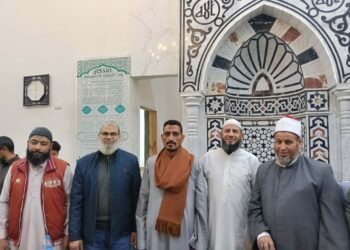 للمرة الثانية..مسجد الإخلاص بربوة أكتوبر يجري قرعة علنية لاختيار الفائز برحلة عمرة بين المواظبين على صلاة الفجر 40 يومًا