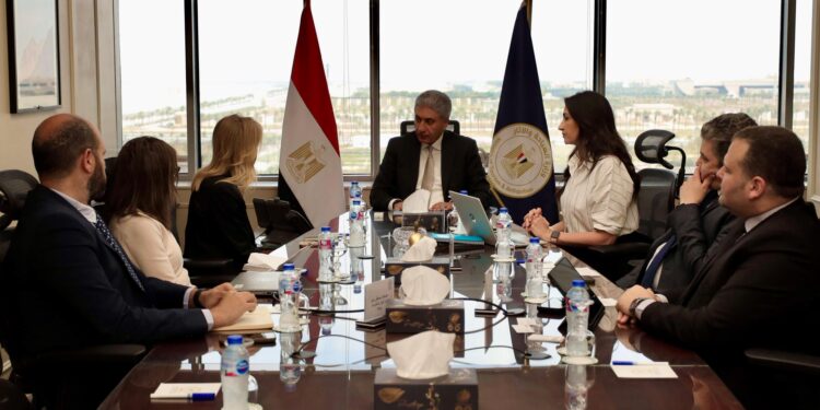 مصر تبحث التوسع المشترك مع شركة “فيزا” لدعم تجربة السائح داخل المقاصد السياحية