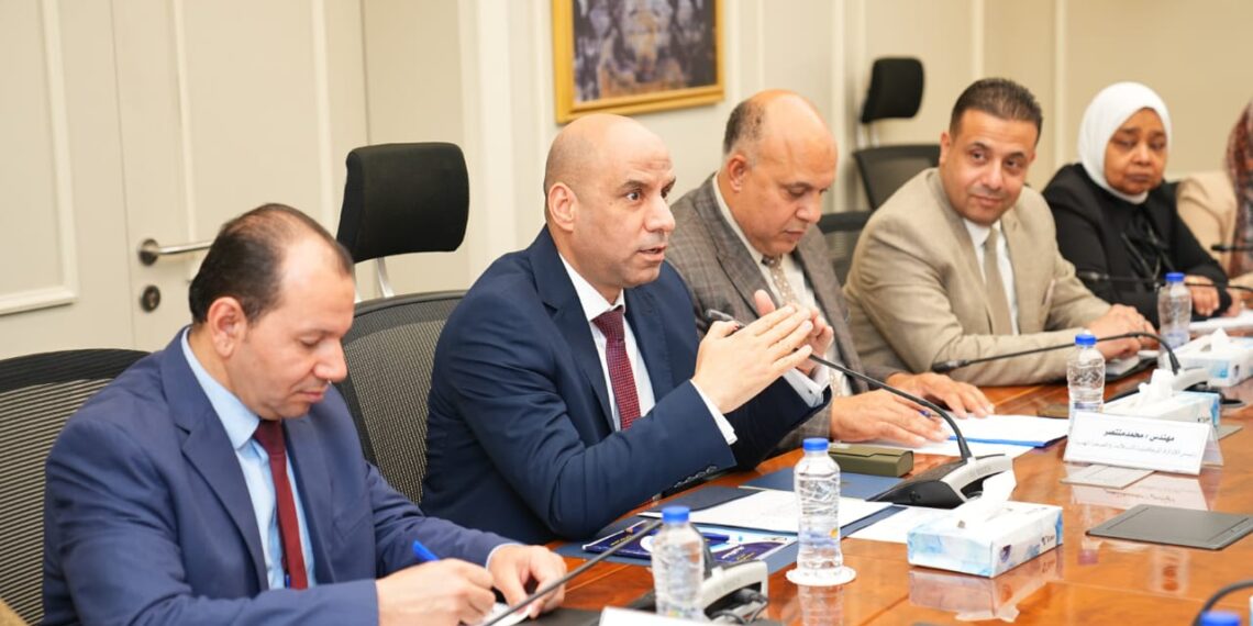 قريبًا.. إطلاق منصة إلكترونية لتنظيم سير العمل بين وزارتي العمل والصناعة