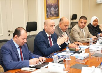 قريبًا.. إطلاق منصة إلكترونية لتنظيم سير العمل بين وزارتي العمل والصناعة